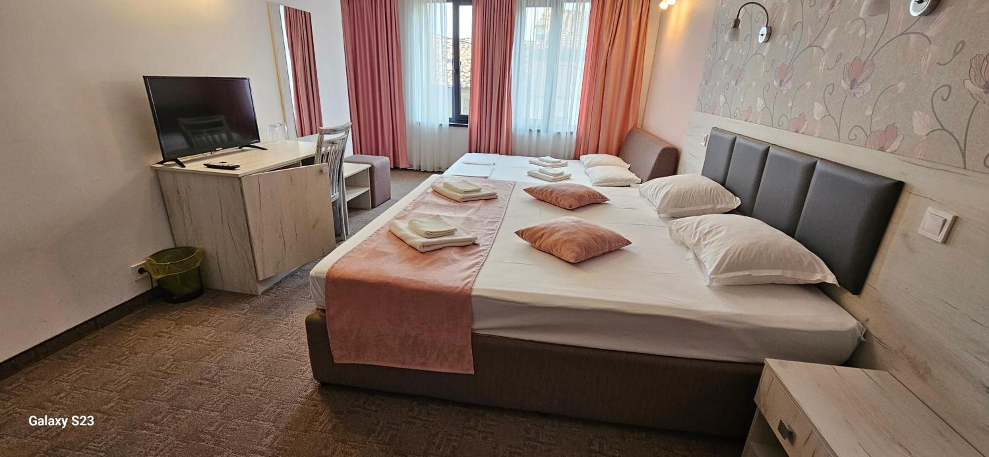 Guest House Saint Petka Veliko Tarnovo Kamer foto